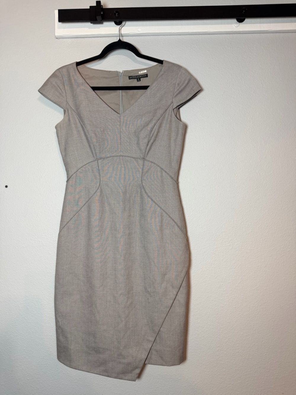 Antonio Melani Cap Sleeve Sheath Dress Size 6 Light Gray Minimalist Capsule
